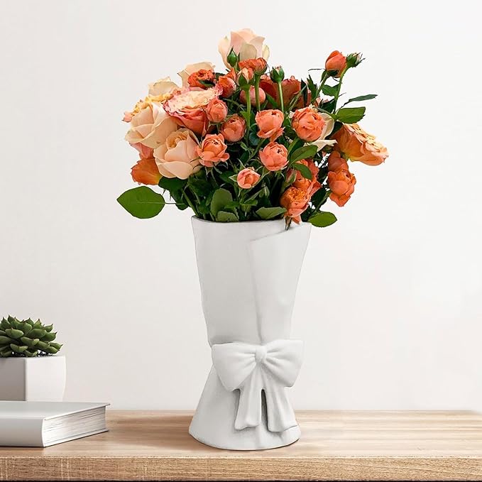 Creative Bow - Decorated Ceramic Vase: Elegant Shape, Adding Romantic Atmosphere to Home