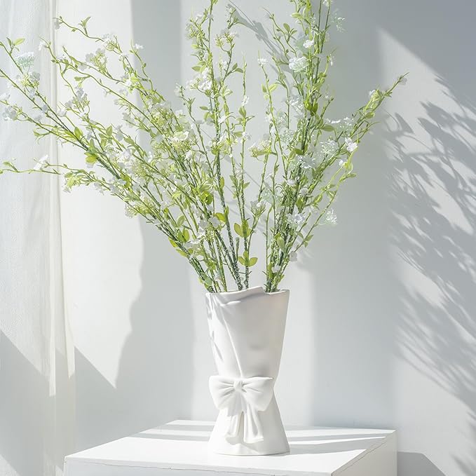 Creative Bow - Decorated Ceramic Vase: Elegant Shape, Adding Romantic Atmosphere to Home